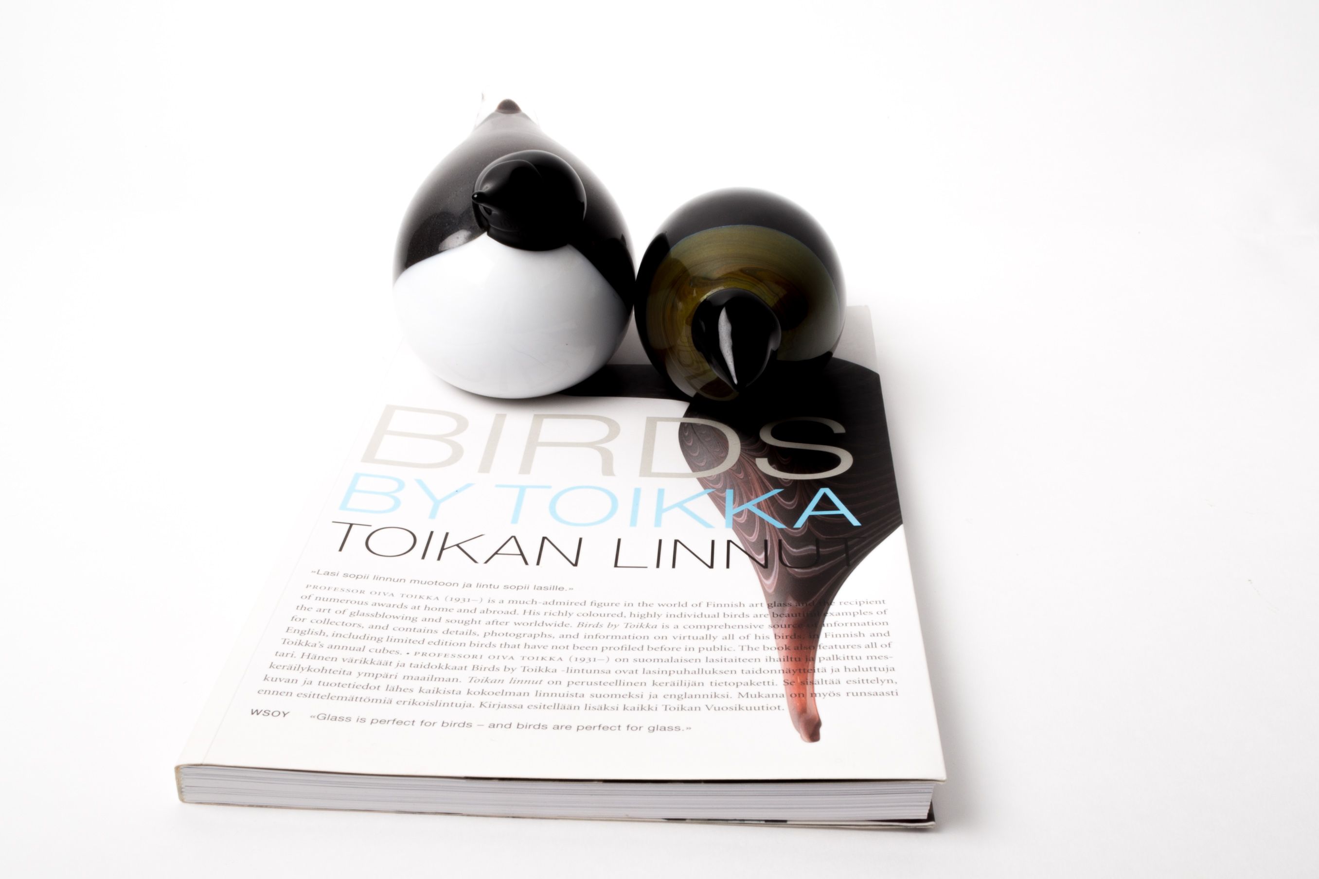 Oiva Toikka Signed Iittala Glass Bird Figurines and Oiva Toikka Book