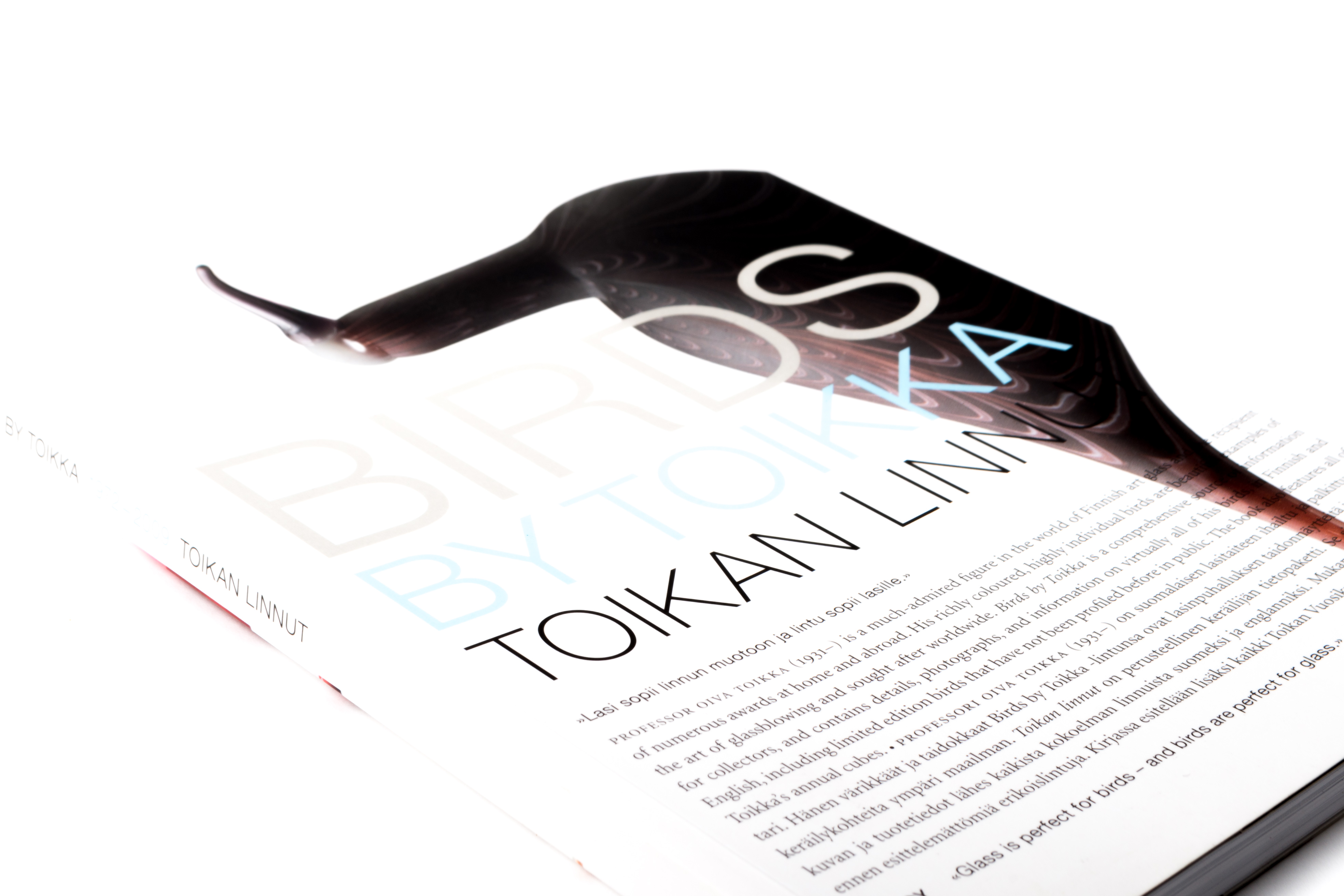 Oiva Toikka Signed Iittala Glass Bird Figurines and Oiva Toikka Book