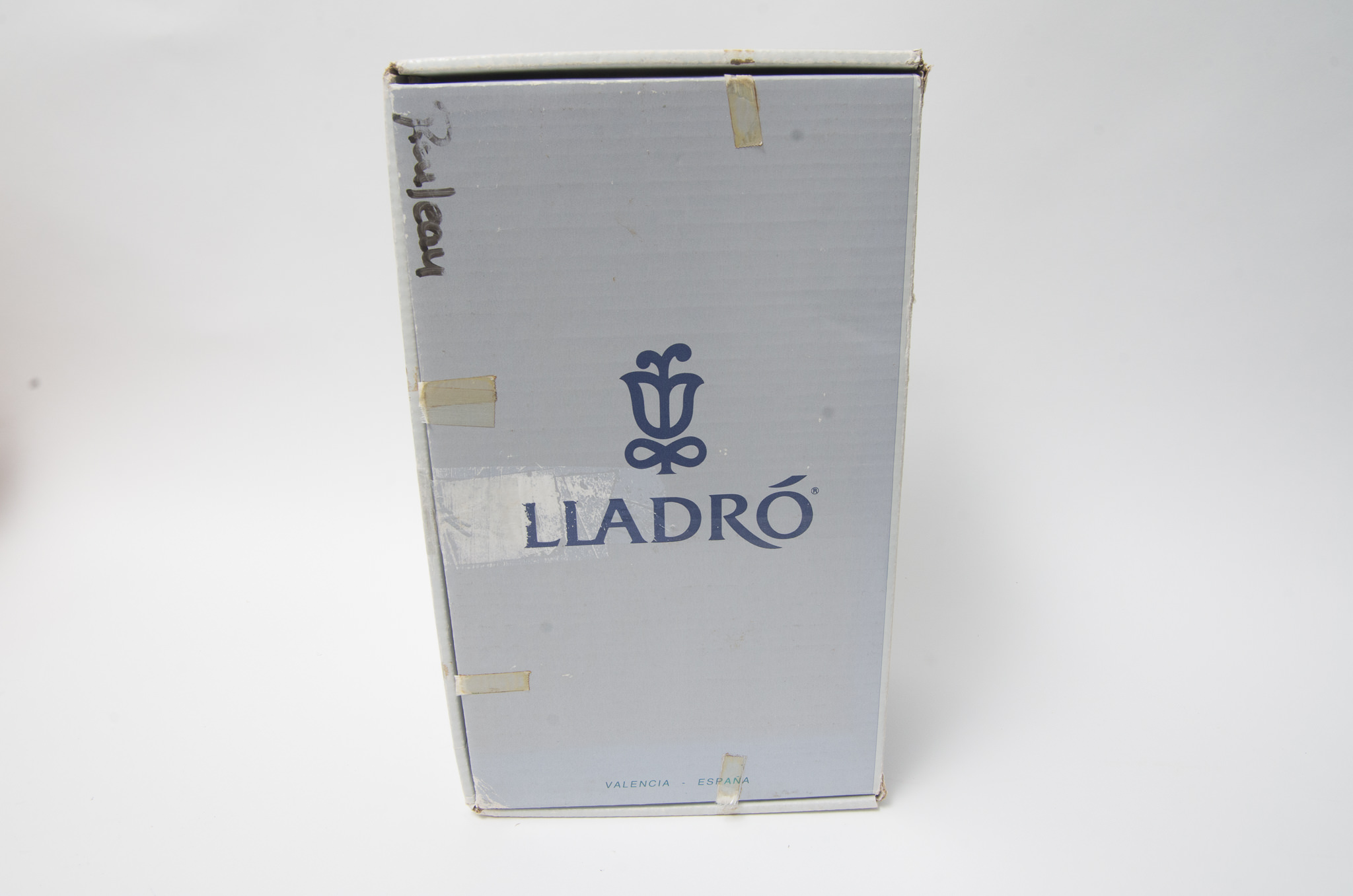 Large Lladro "Nature's Gifts" Geisha Figurine