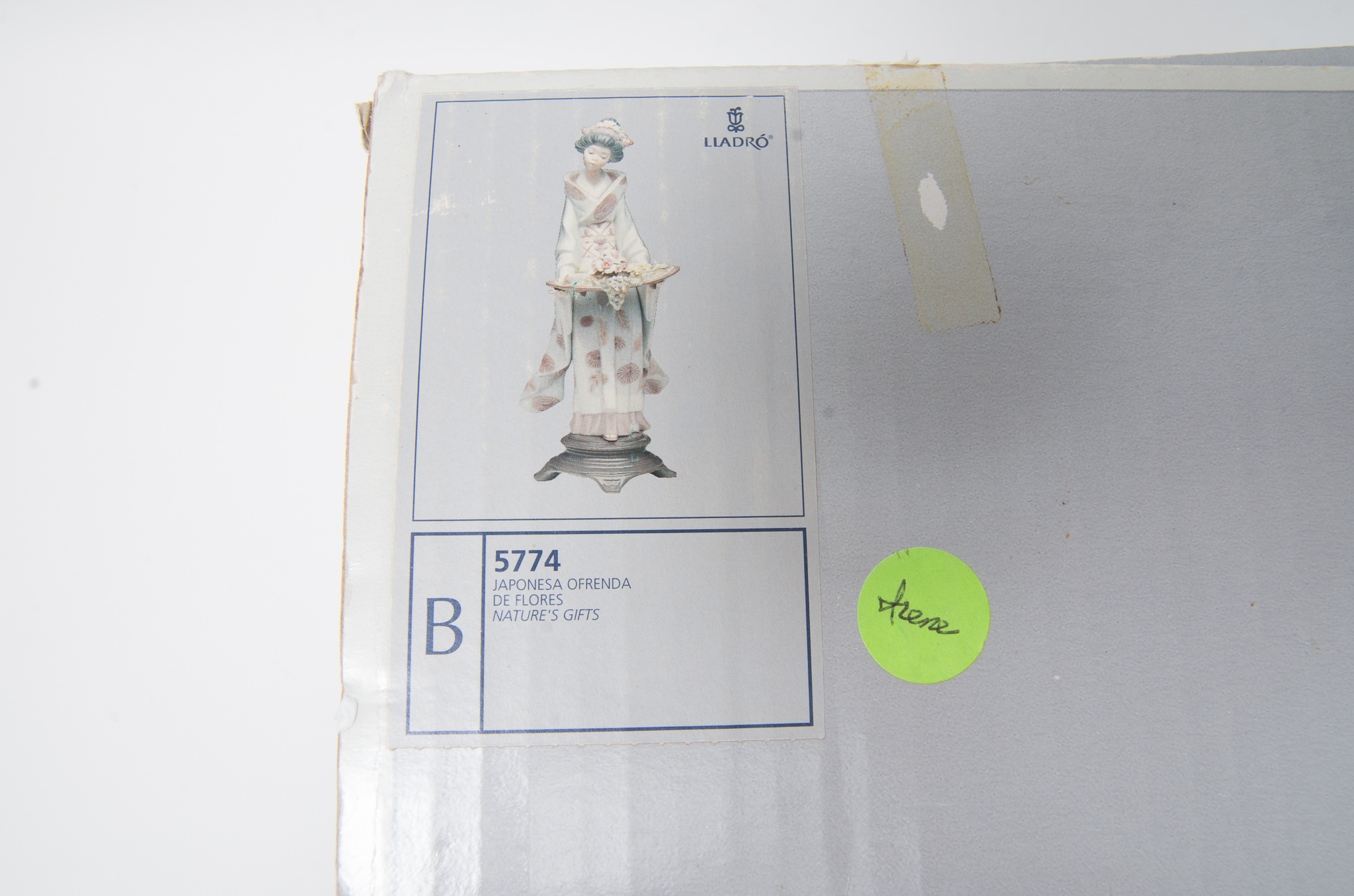 Large Lladro "Nature's Gifts" Geisha Figurine