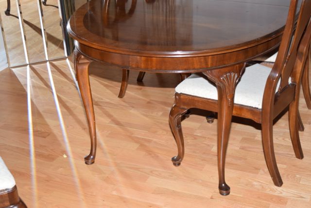 Drexel Queen Anne Style Dining Table with Chairs
