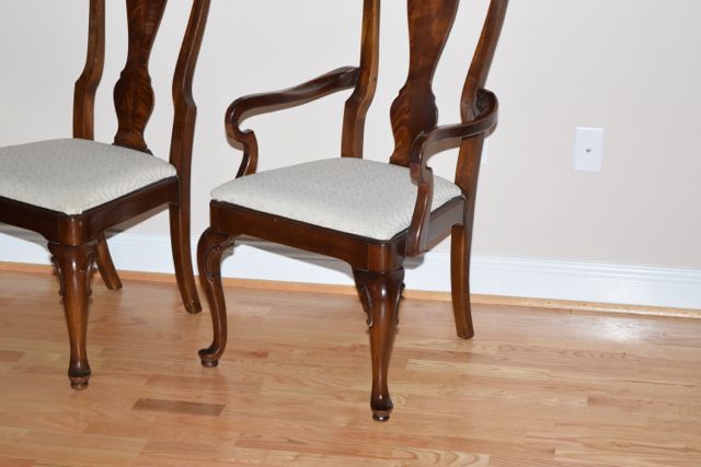 Drexel Queen Anne Style Dining Table with Chairs