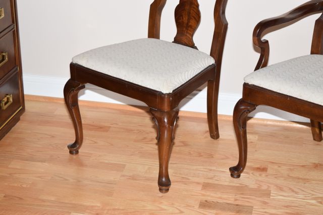 Drexel Queen Anne Style Dining Table with Chairs