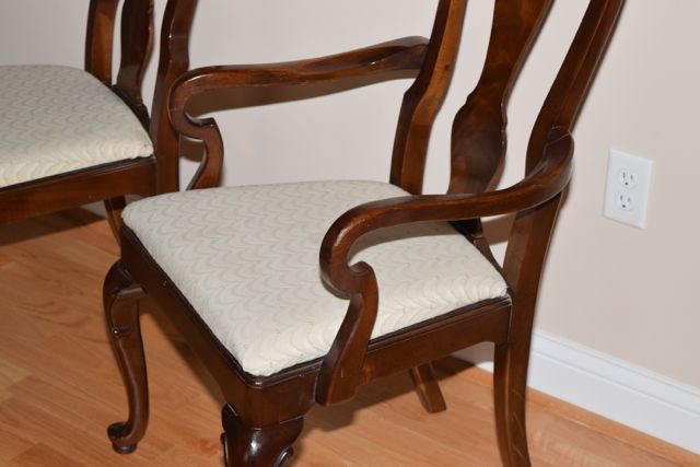 Drexel Queen Anne Style Dining Table with Chairs