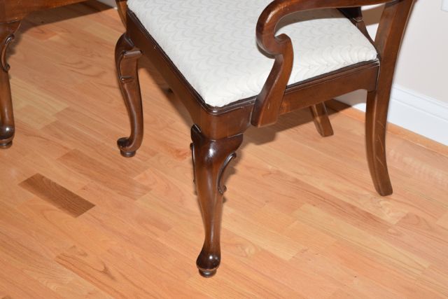 Drexel Queen Anne Style Dining Table with Chairs