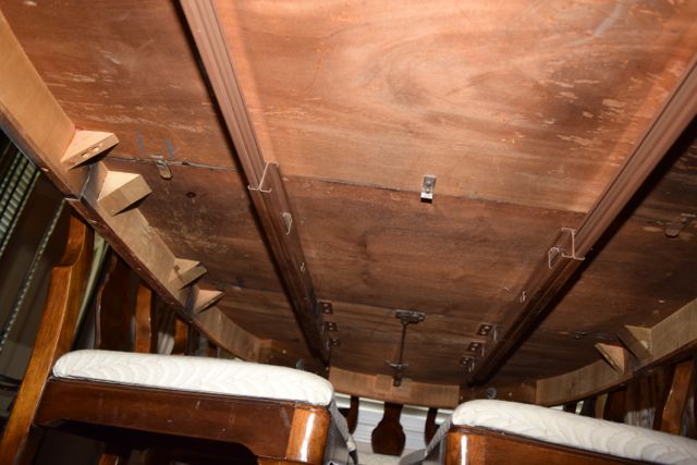 Drexel Queen Anne Style Dining Table with Chairs