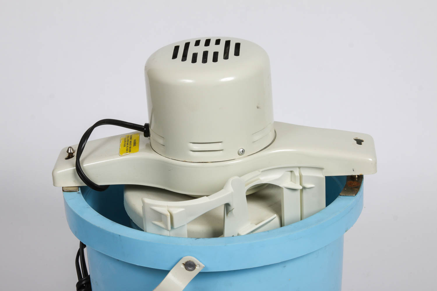 Circa 1960s to 1970s Proctor-Silex Ice Cream Maker