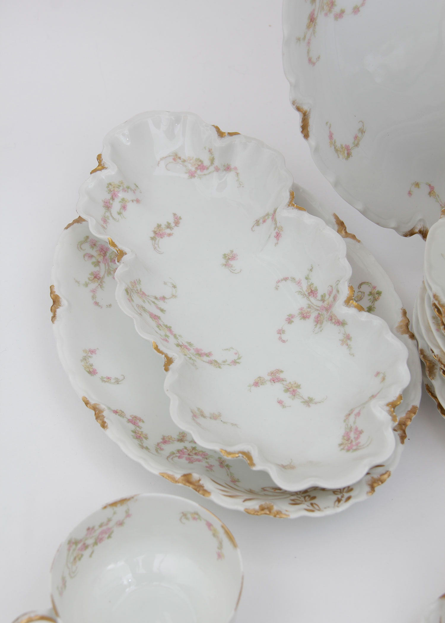 Set of Haviland Limoges Dinnerware