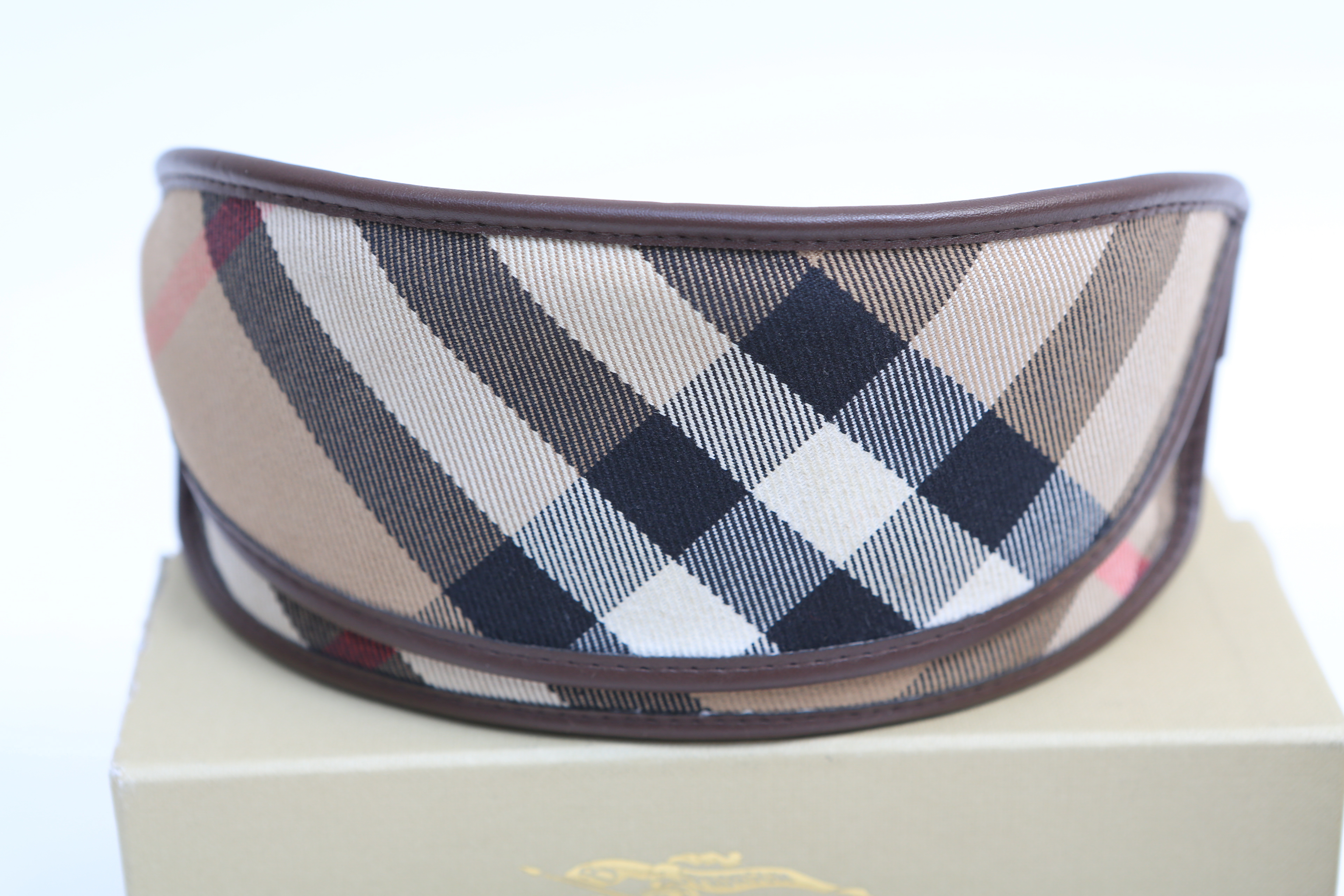 Burberry Italian Unisex Sunglasses Model B 3043 with Nova Check Case in Box