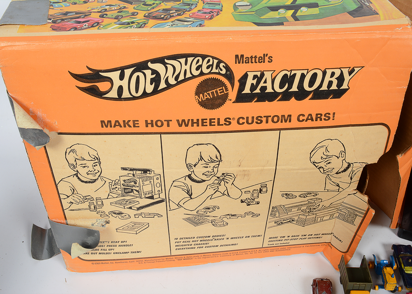 Hot Wheels Factory and Talking Service Center with Cars
