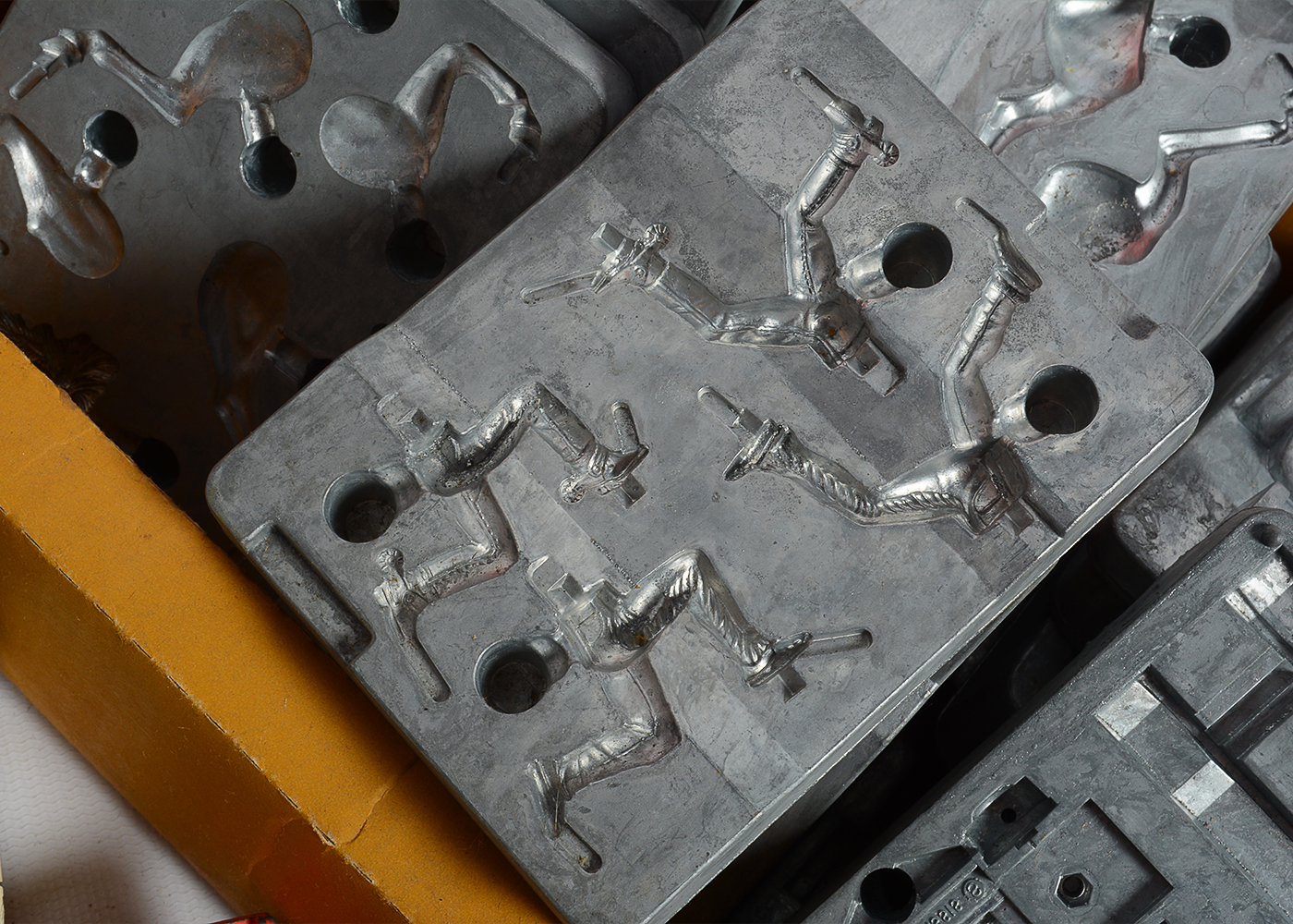 Hot Wheels Factory and Talking Service Center with Cars