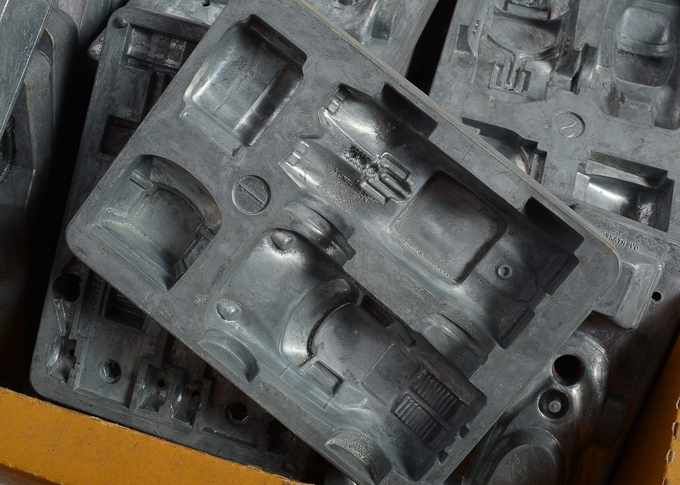 Hot Wheels Factory and Talking Service Center with Cars