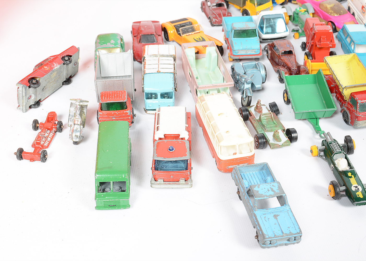 Hot Wheels Factory and Talking Service Center with Cars