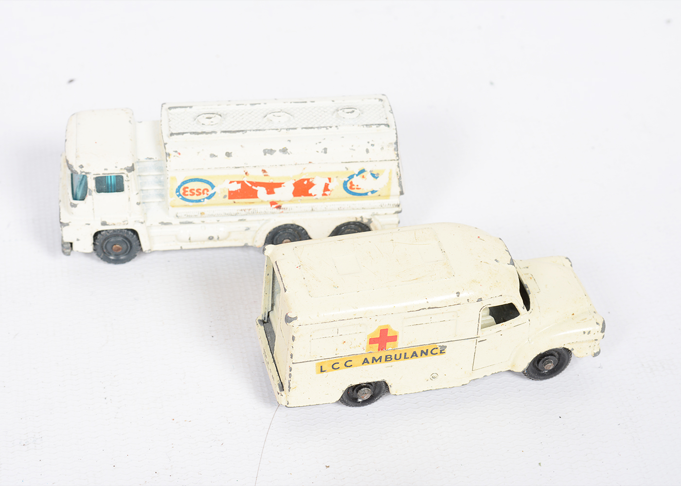 Hot Wheels Factory and Talking Service Center with Cars