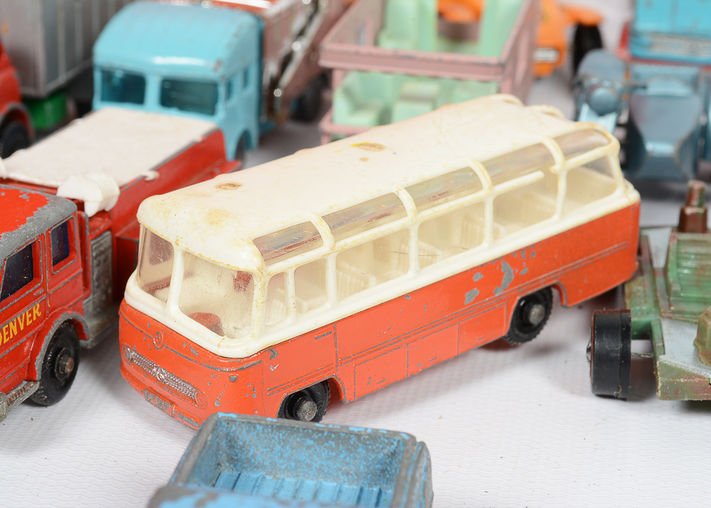 Hot Wheels Factory and Talking Service Center with Cars