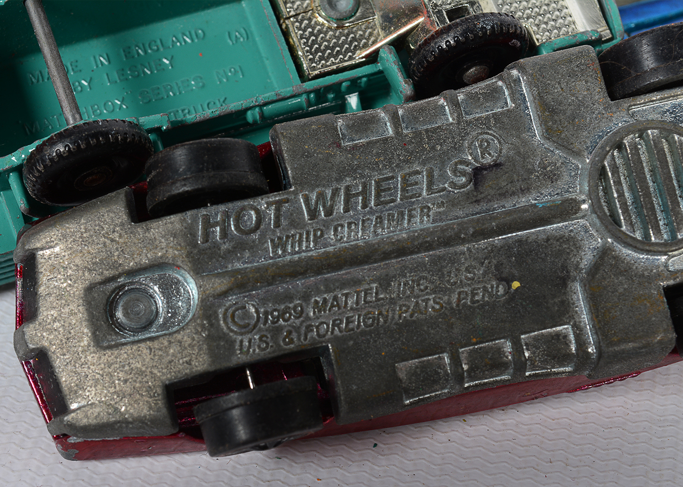 Hot Wheels Factory and Talking Service Center with Cars