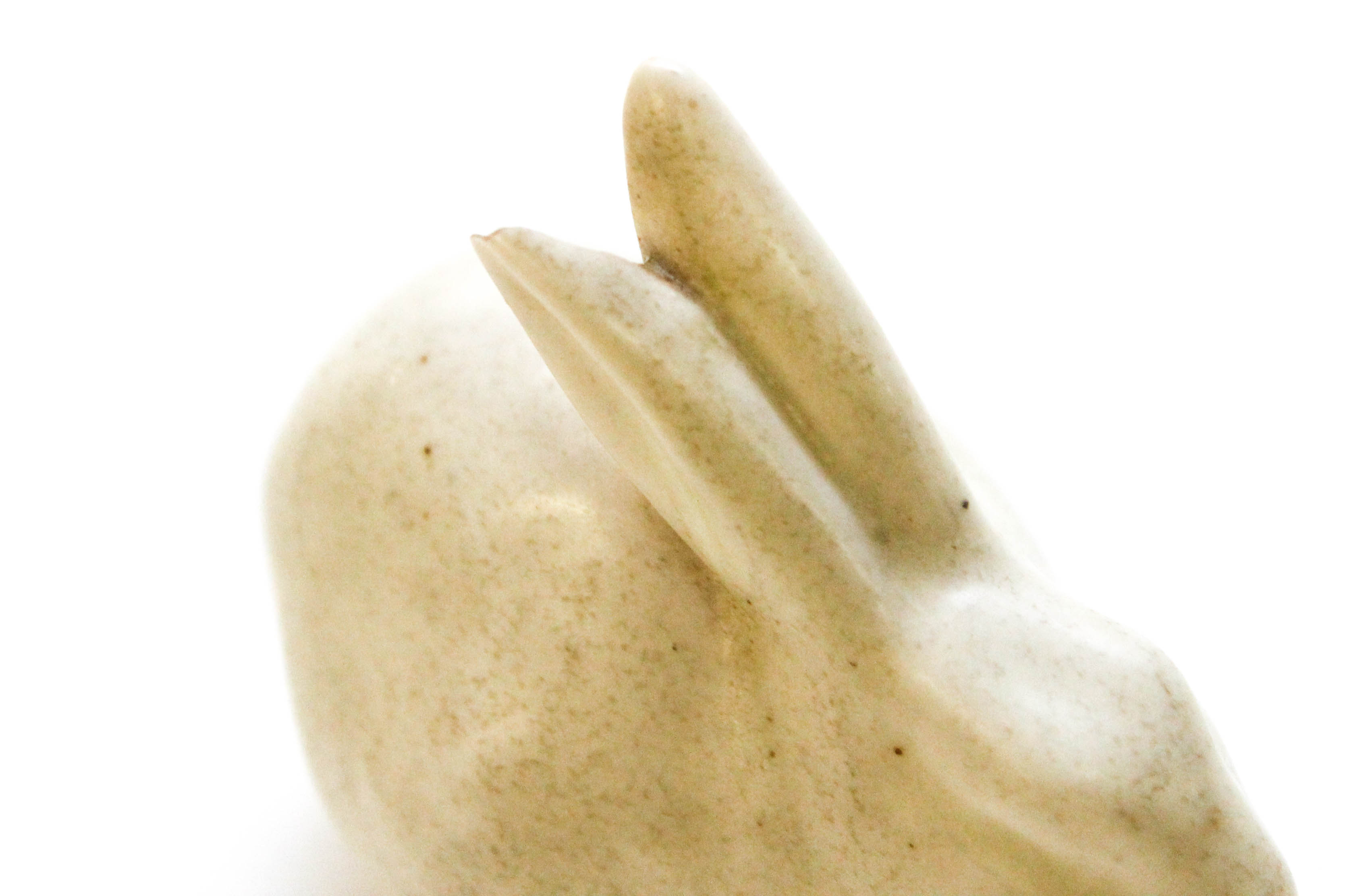 1949 Rookwood Pottery Small Ivory Rabbit Figurine | EBTH