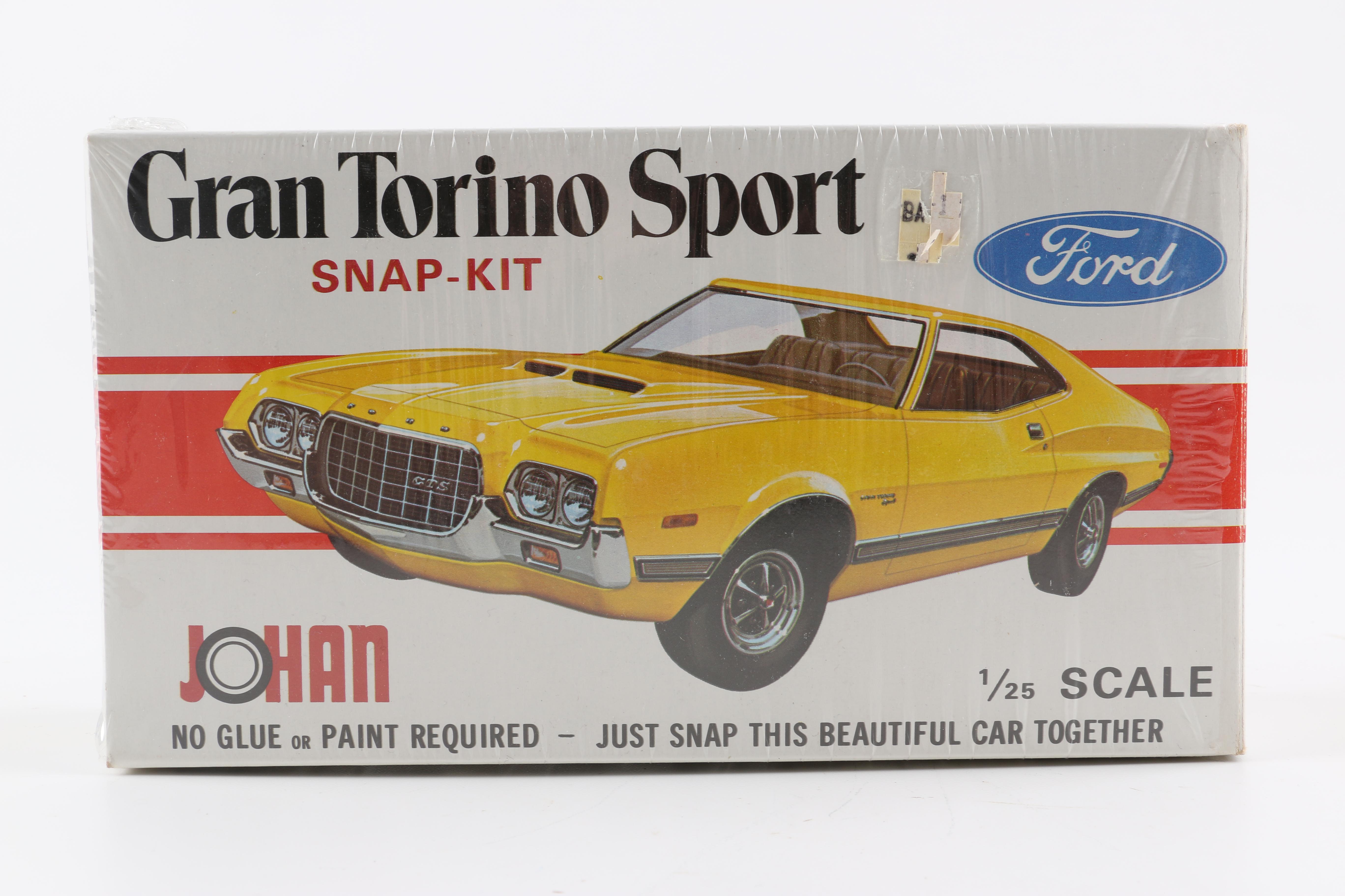 Pair of Johan Models