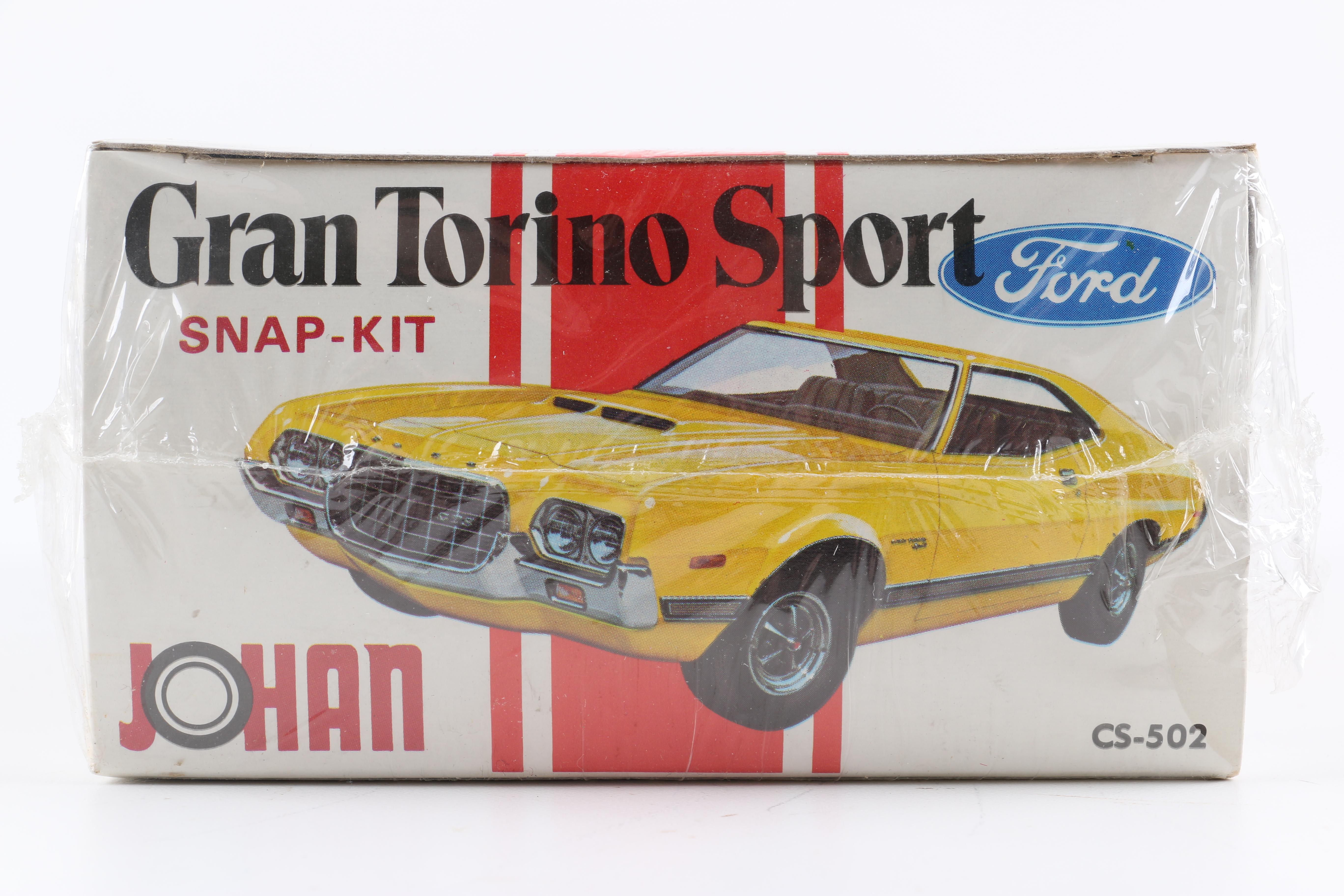 Pair of Johan Models