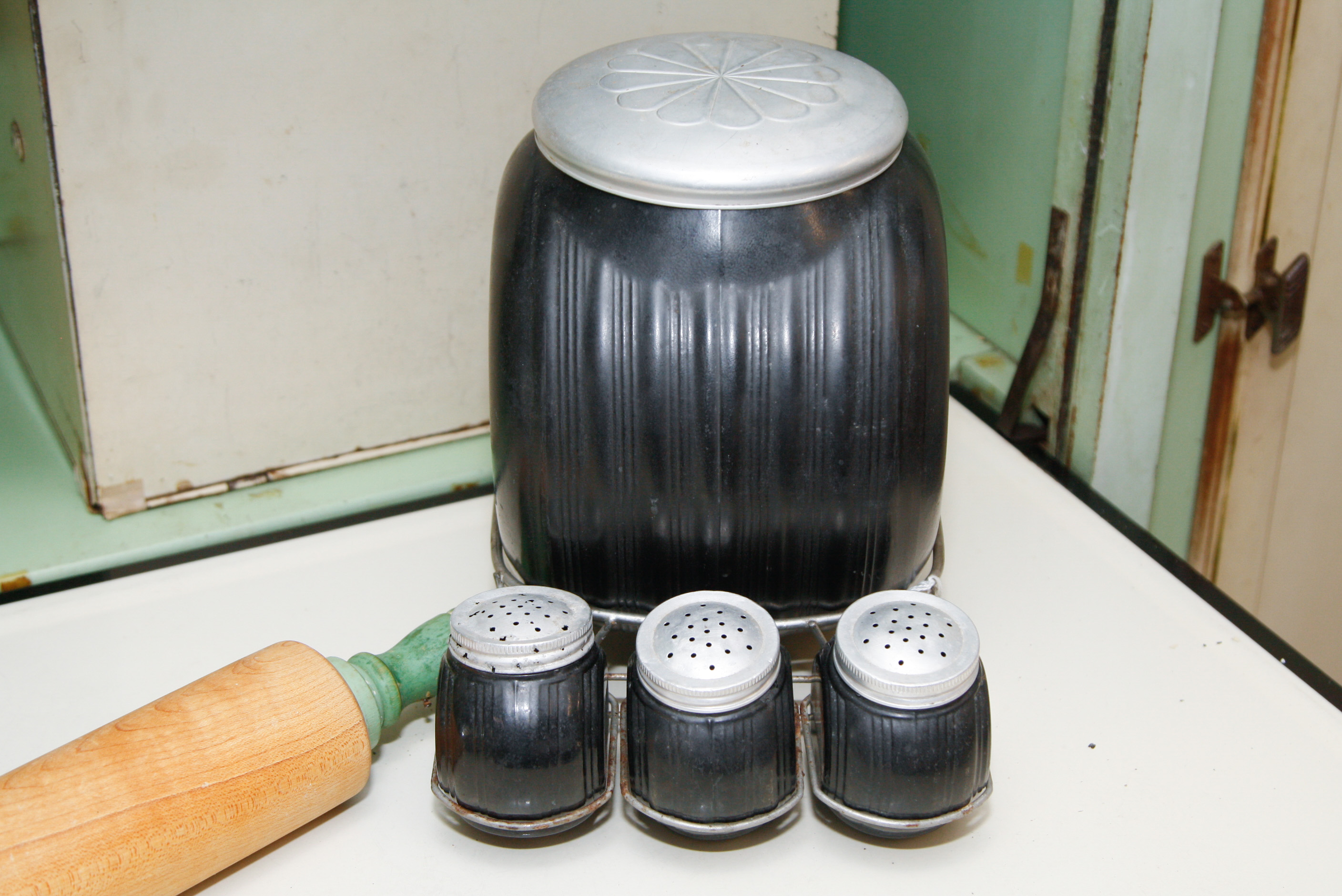 Antique Sellers Three-Piece Baker's Kitchen Wall Unit