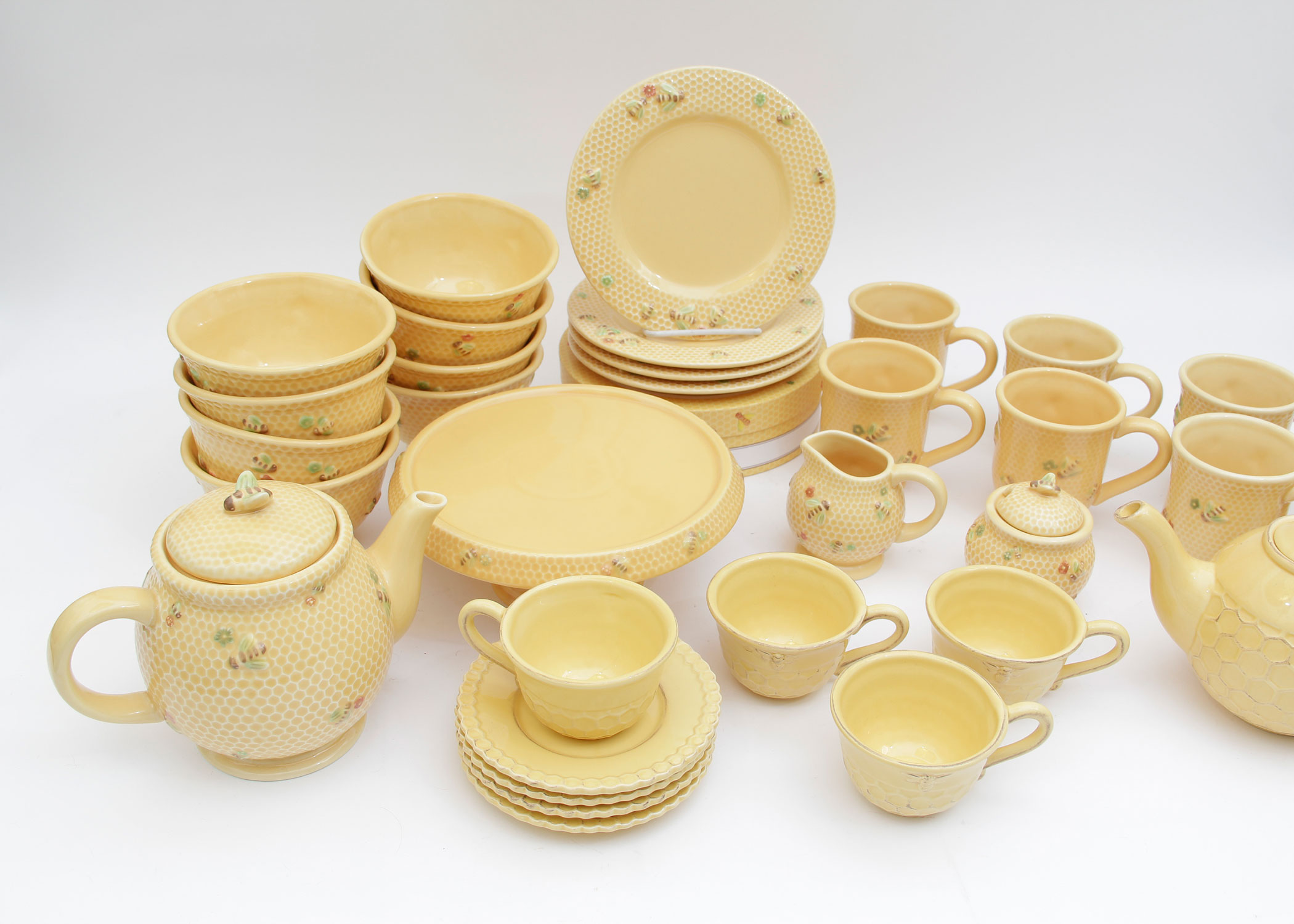 Set of Williams-Sonoma Yellow Honey Comb Bee Dinnerware