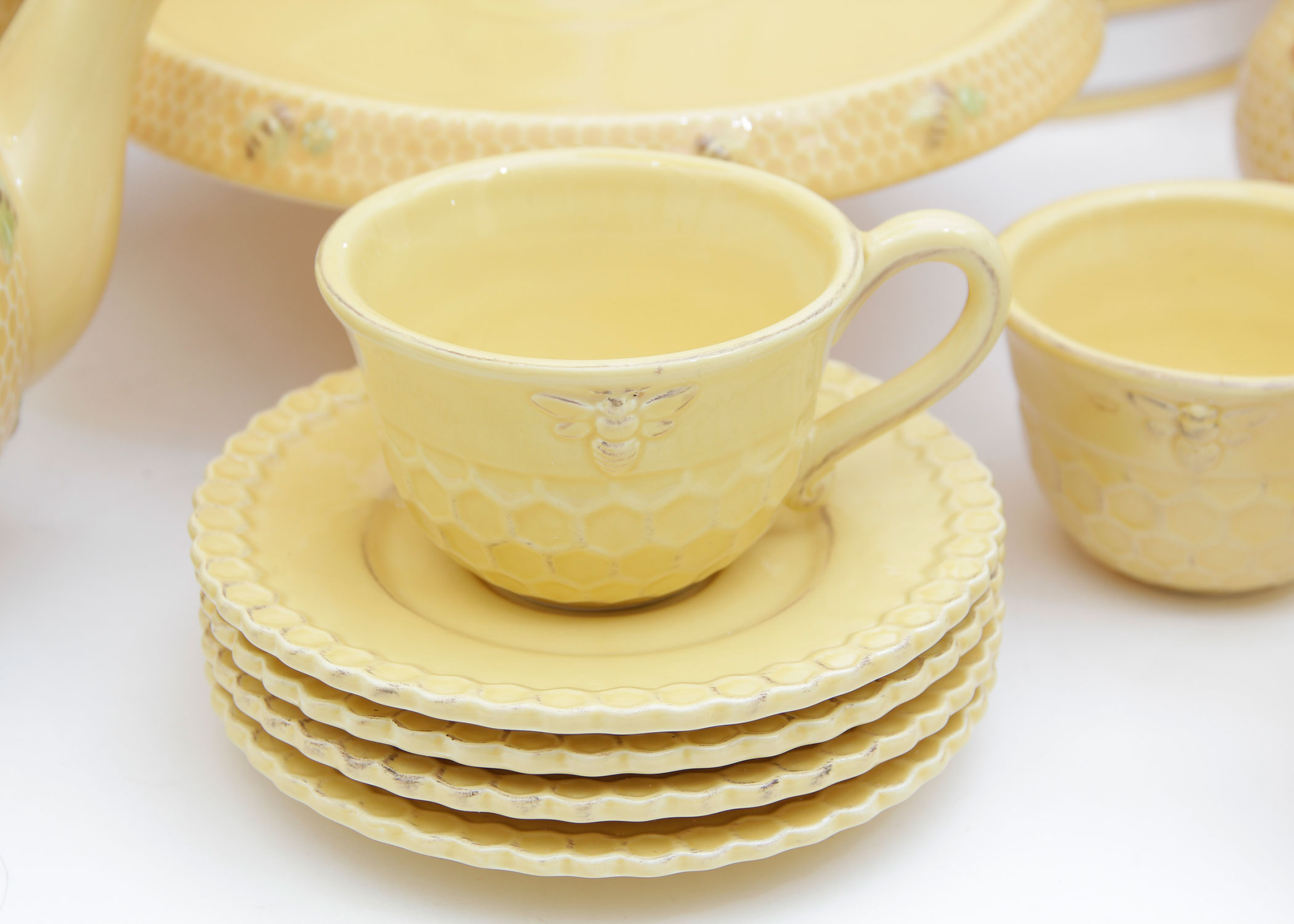 Set of Williams-Sonoma Yellow Honey Comb Bee Dinnerware