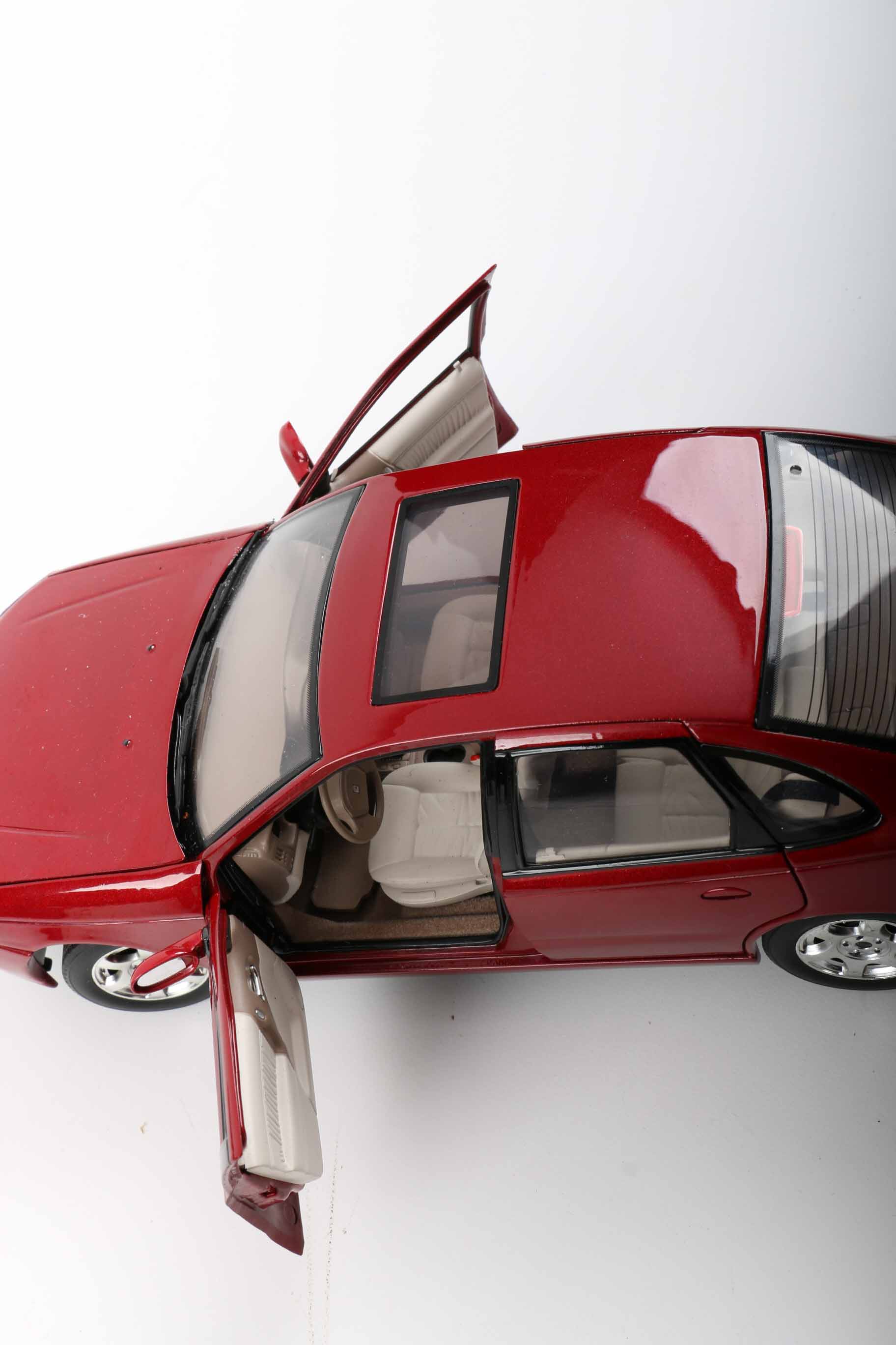 Highway 61 2003 Saturn L300 Die-Cast Cars