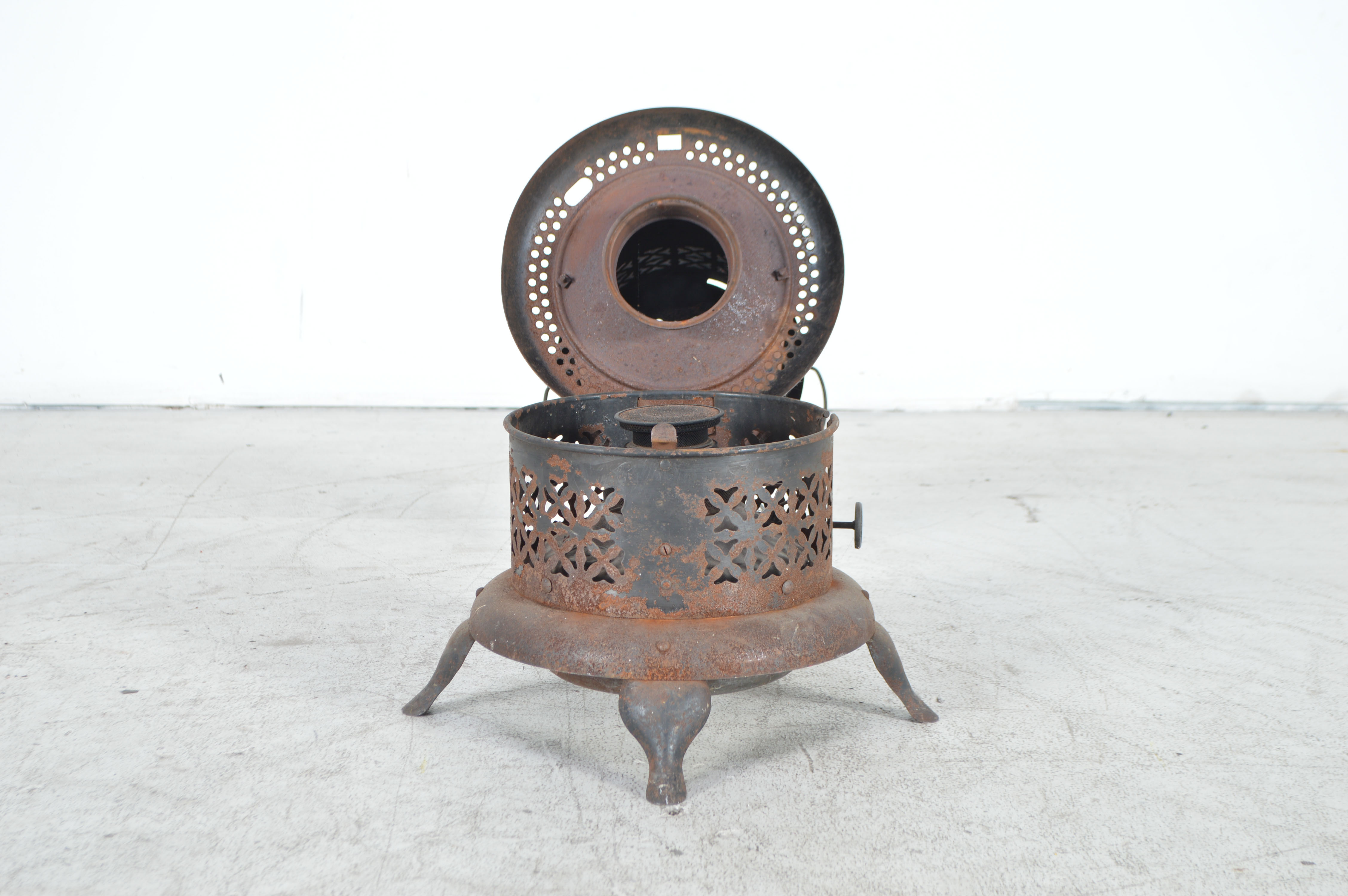 Vintage Perfection Smokeless Oil Heater