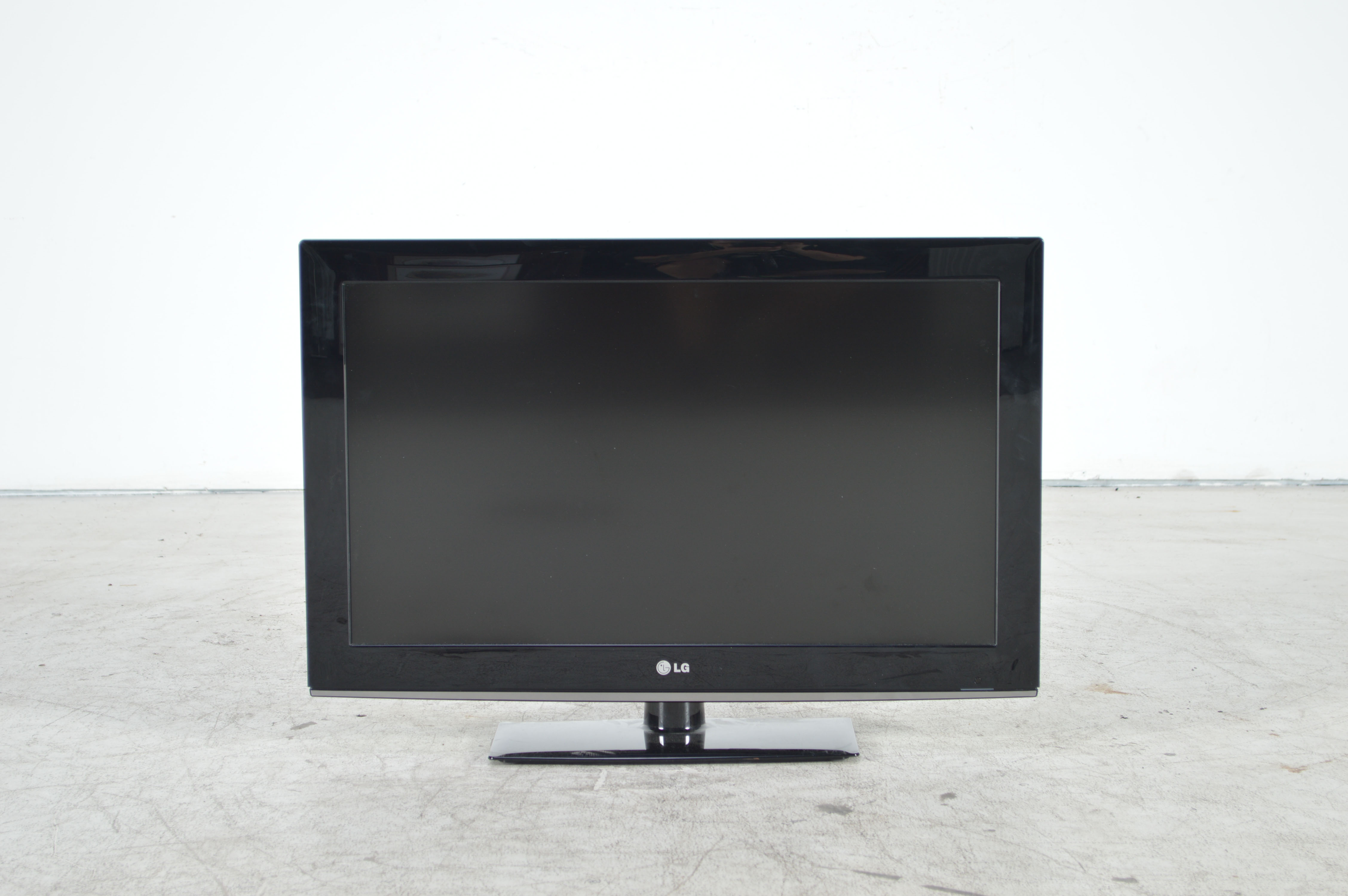 LG 32" Flat Screen Television