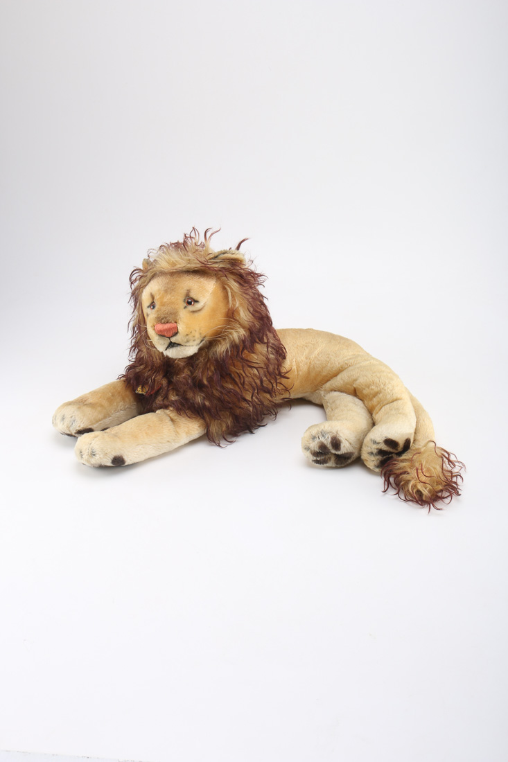 Steiff Original Marke Stuffed Lion "Leo"