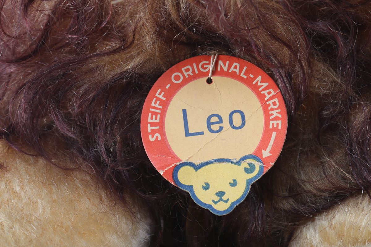 Steiff Original Marke Stuffed Lion "Leo"