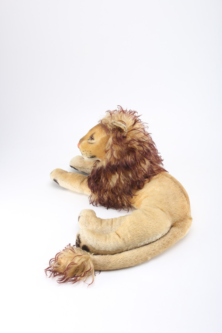 Steiff Original Marke Stuffed Lion "Leo"