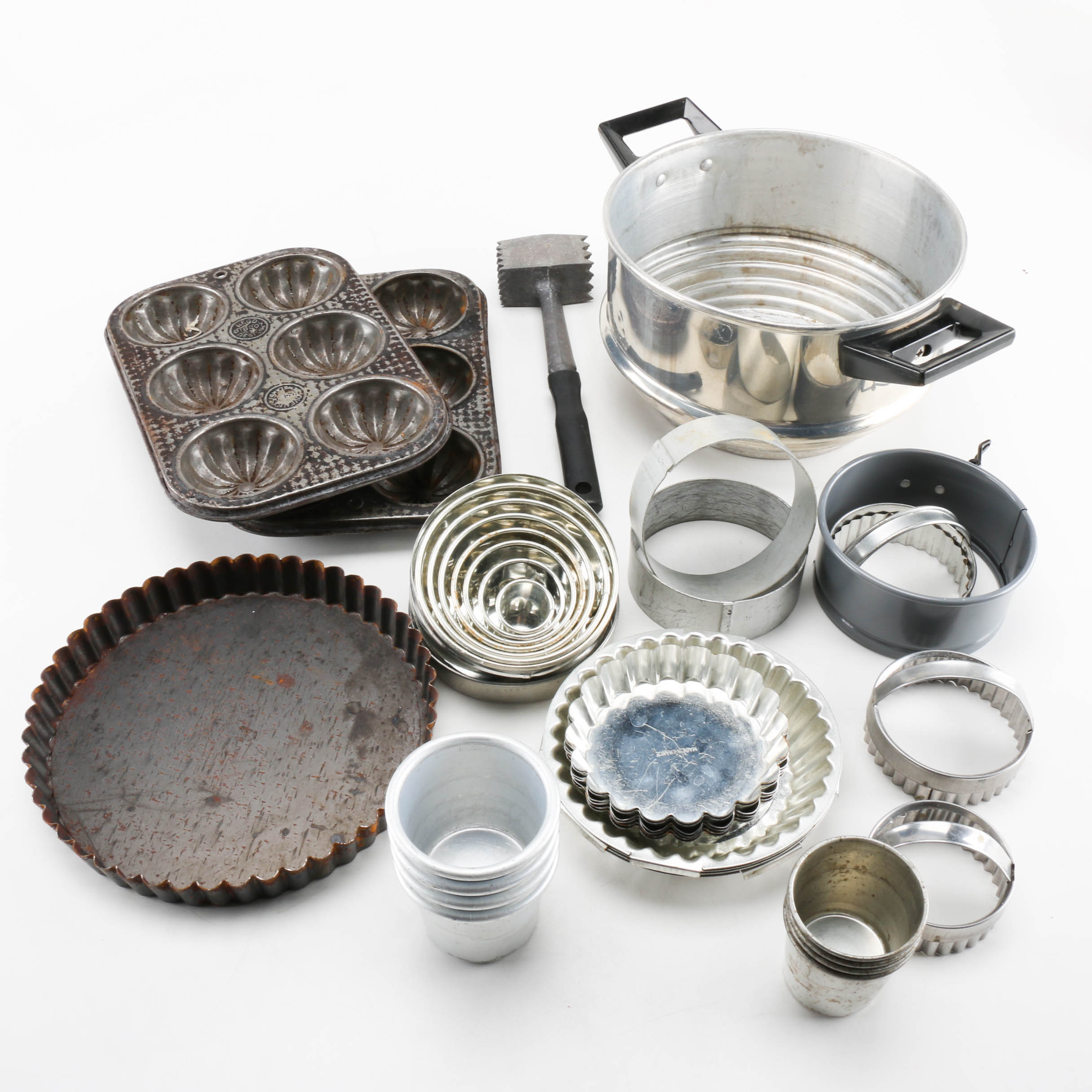 Collection of Kitchenware