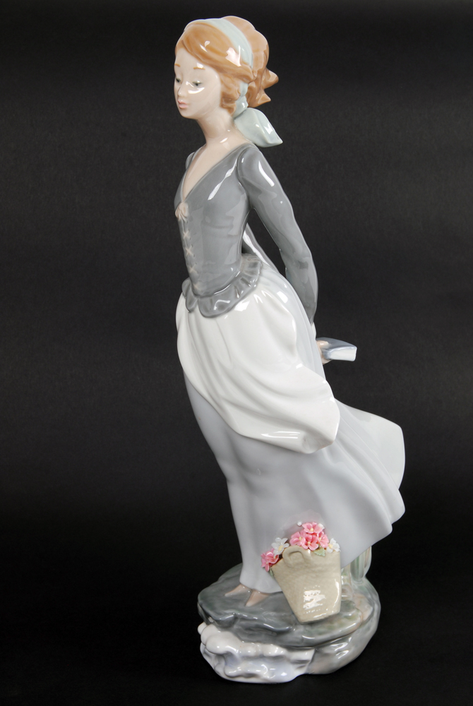 Lladró "Sea Breeze "Figurine