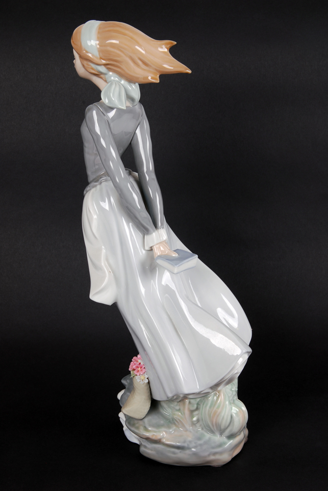 Lladró "Sea Breeze "Figurine