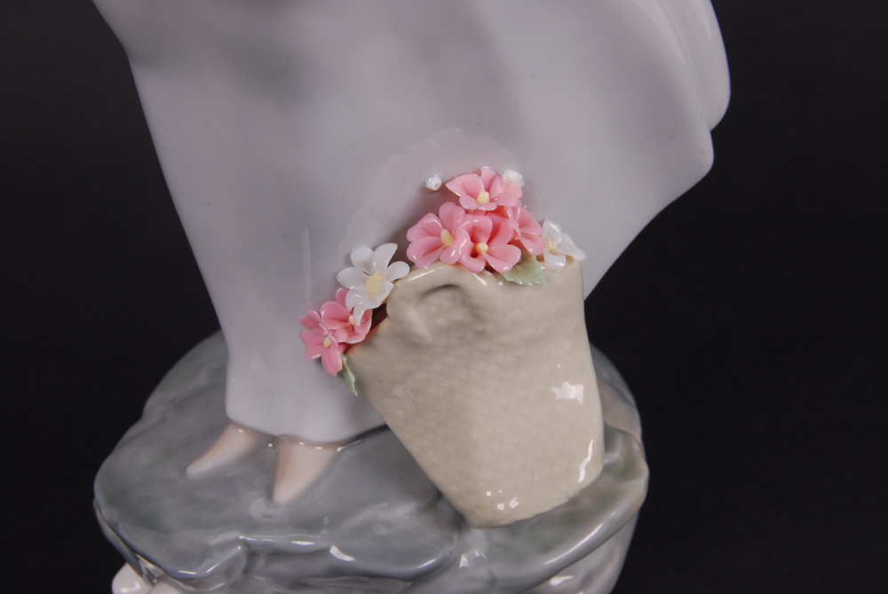 Lladró "Sea Breeze "Figurine