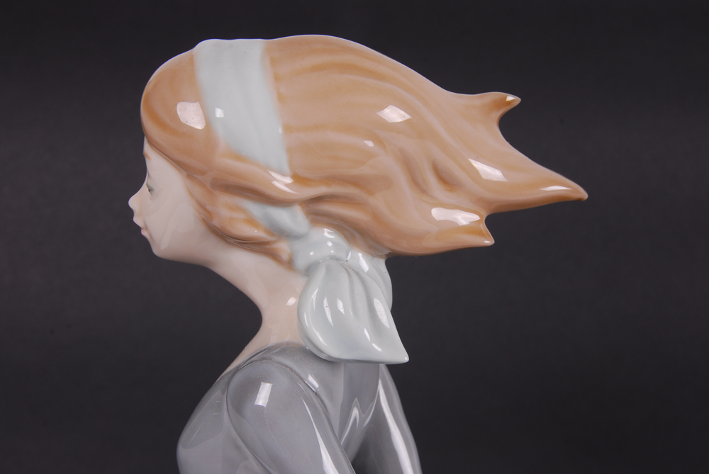 Lladró "Sea Breeze "Figurine