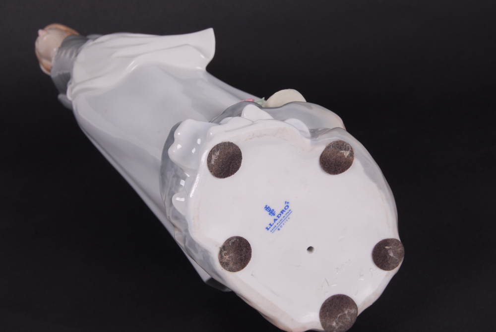 Lladró "Sea Breeze "Figurine