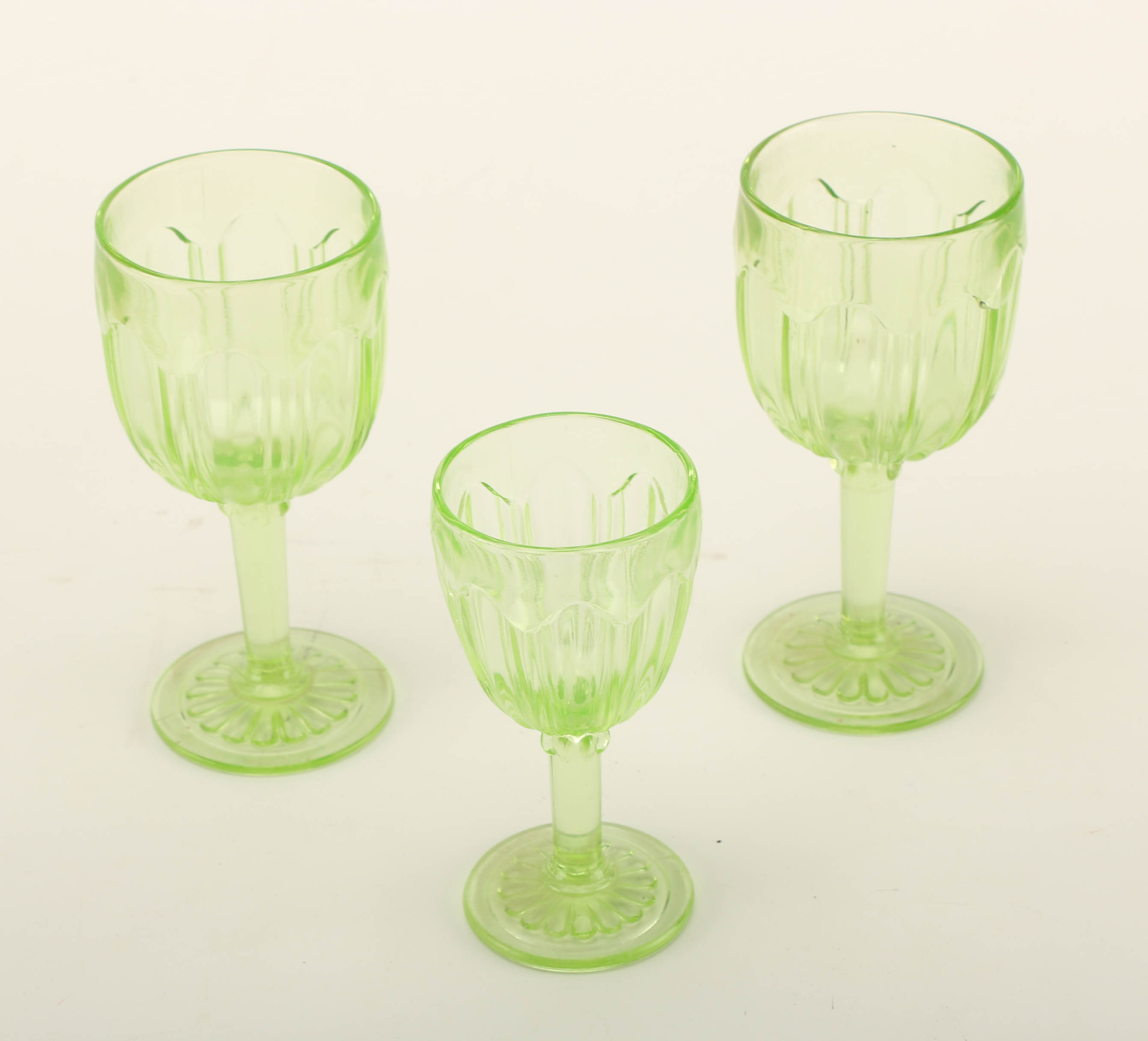 Vaseline Glassware Set
