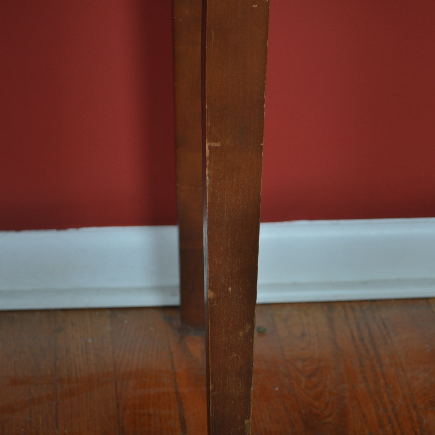 Singer Sewing Machine in Wooden Hideaway Craft Table