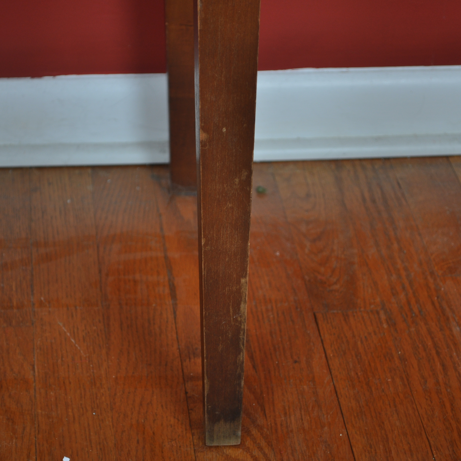 Singer Sewing Machine in Wooden Hideaway Craft Table