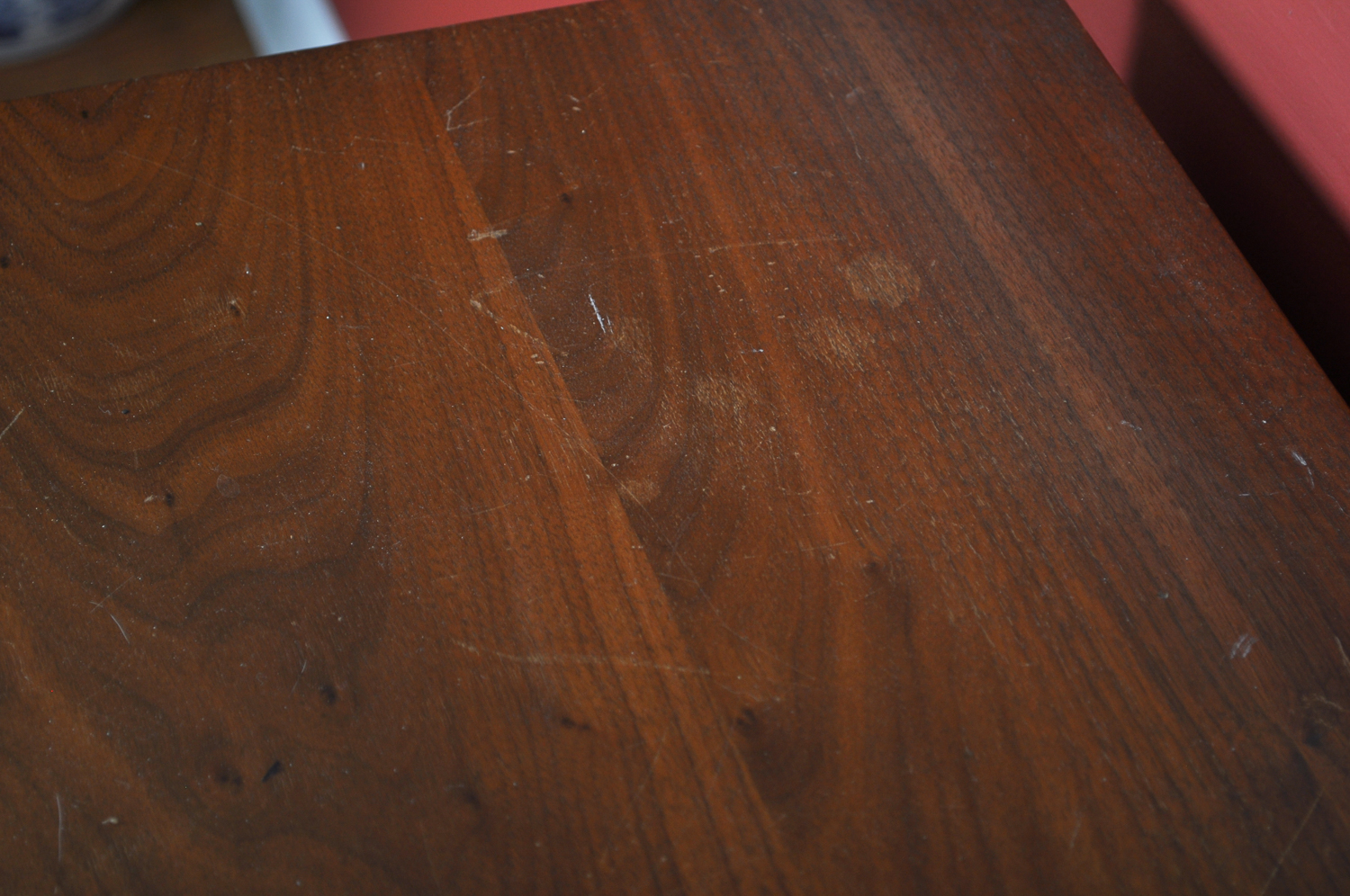 Singer Sewing Machine in Wooden Hideaway Craft Table