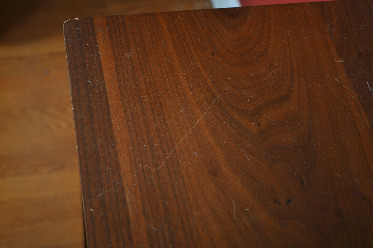 Singer Sewing Machine in Wooden Hideaway Craft Table