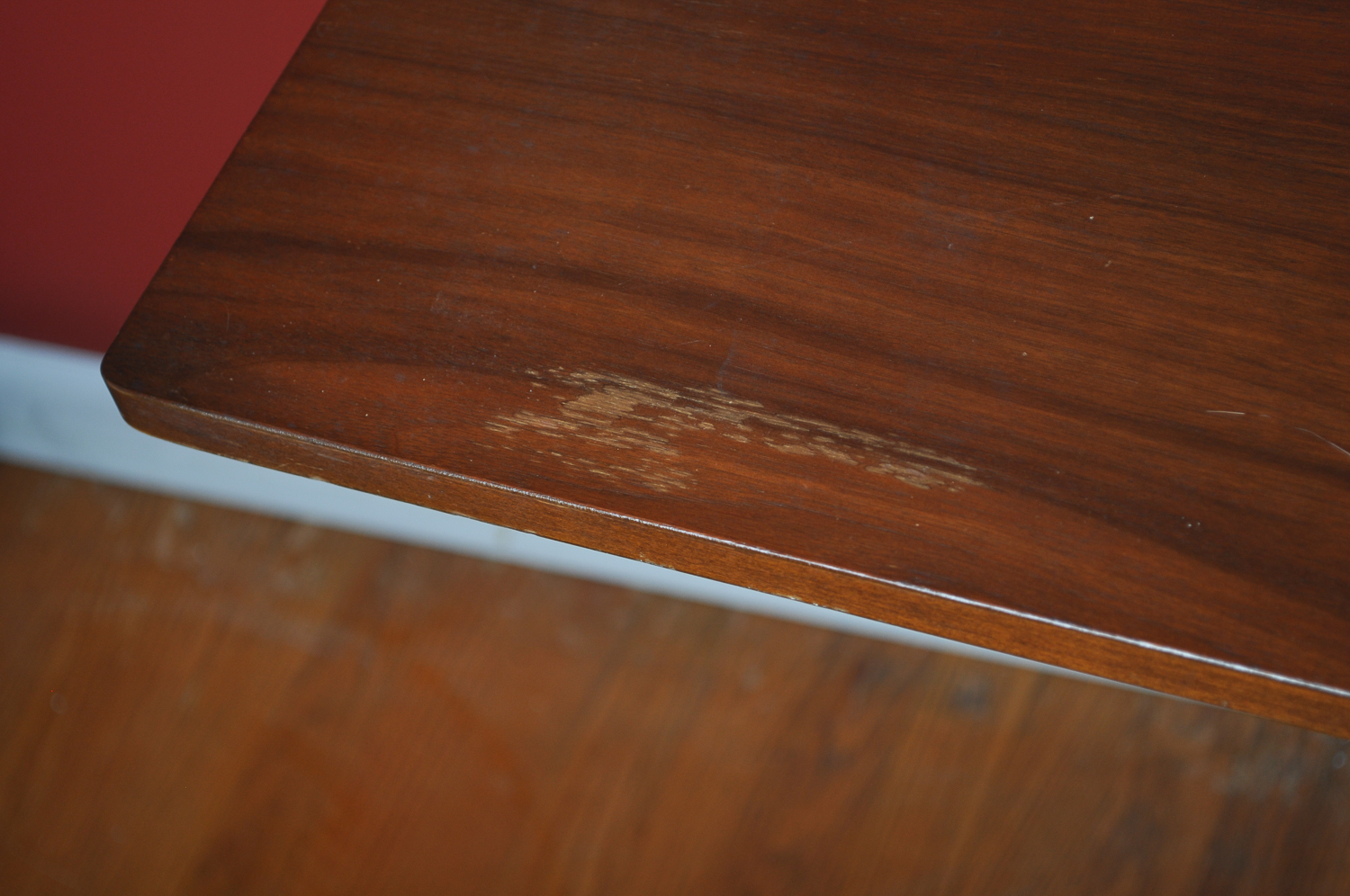 Singer Sewing Machine in Wooden Hideaway Craft Table