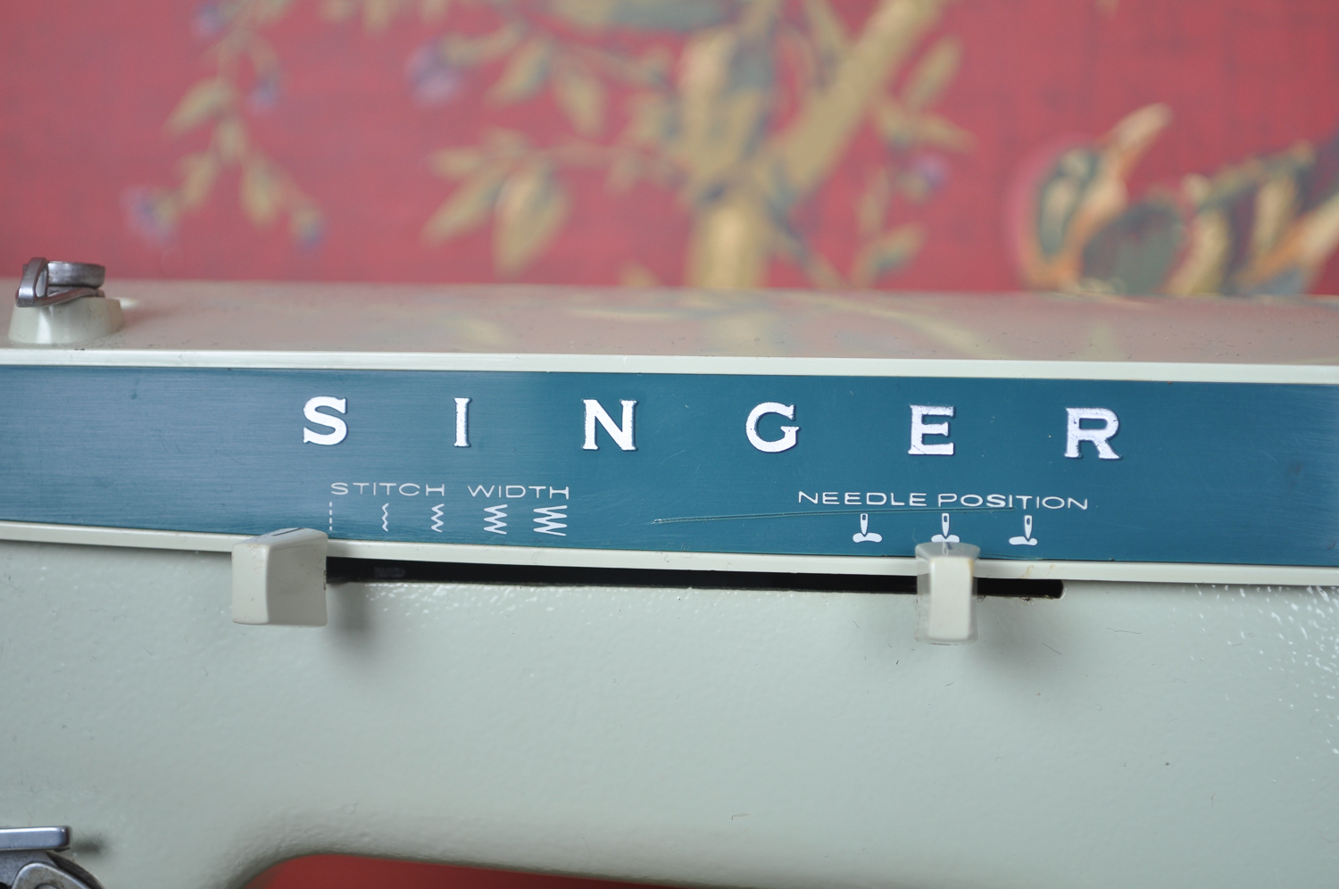 Singer Sewing Machine in Wooden Hideaway Craft Table