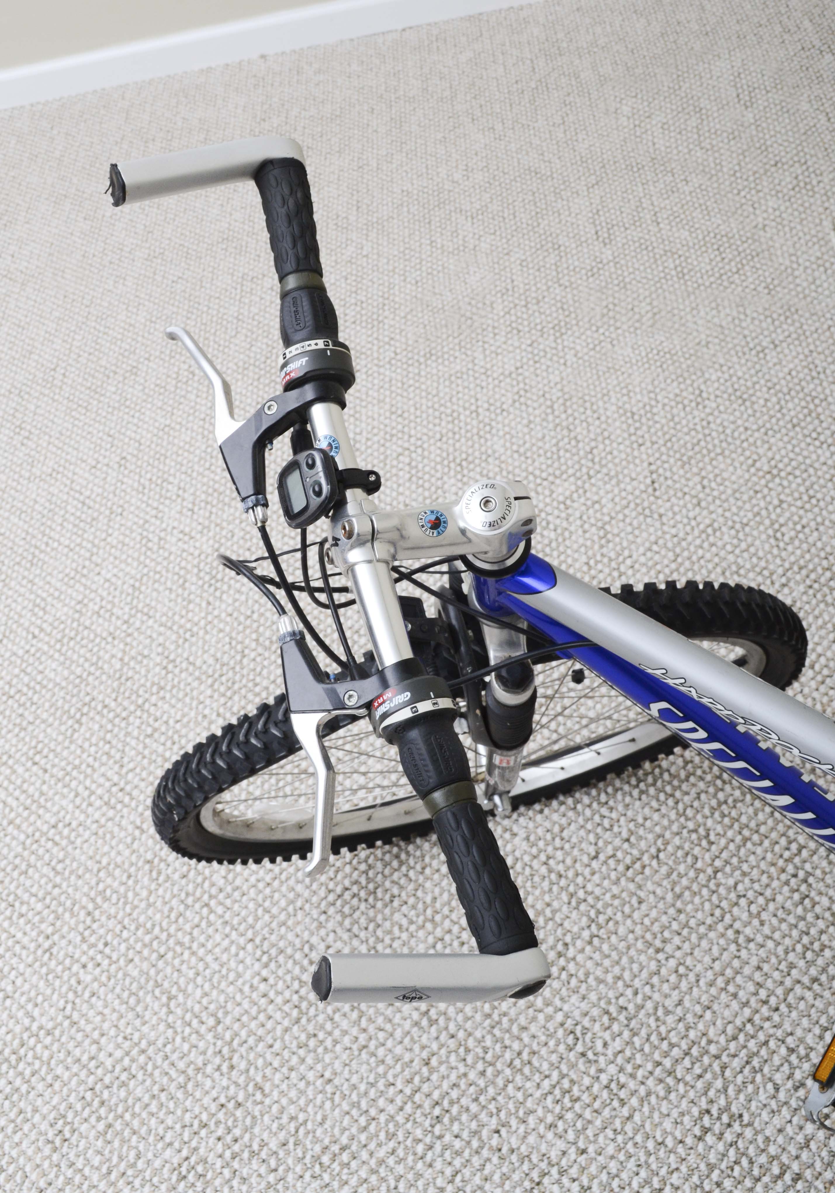 Hard Rock FS "Specialized" Mountain Bike