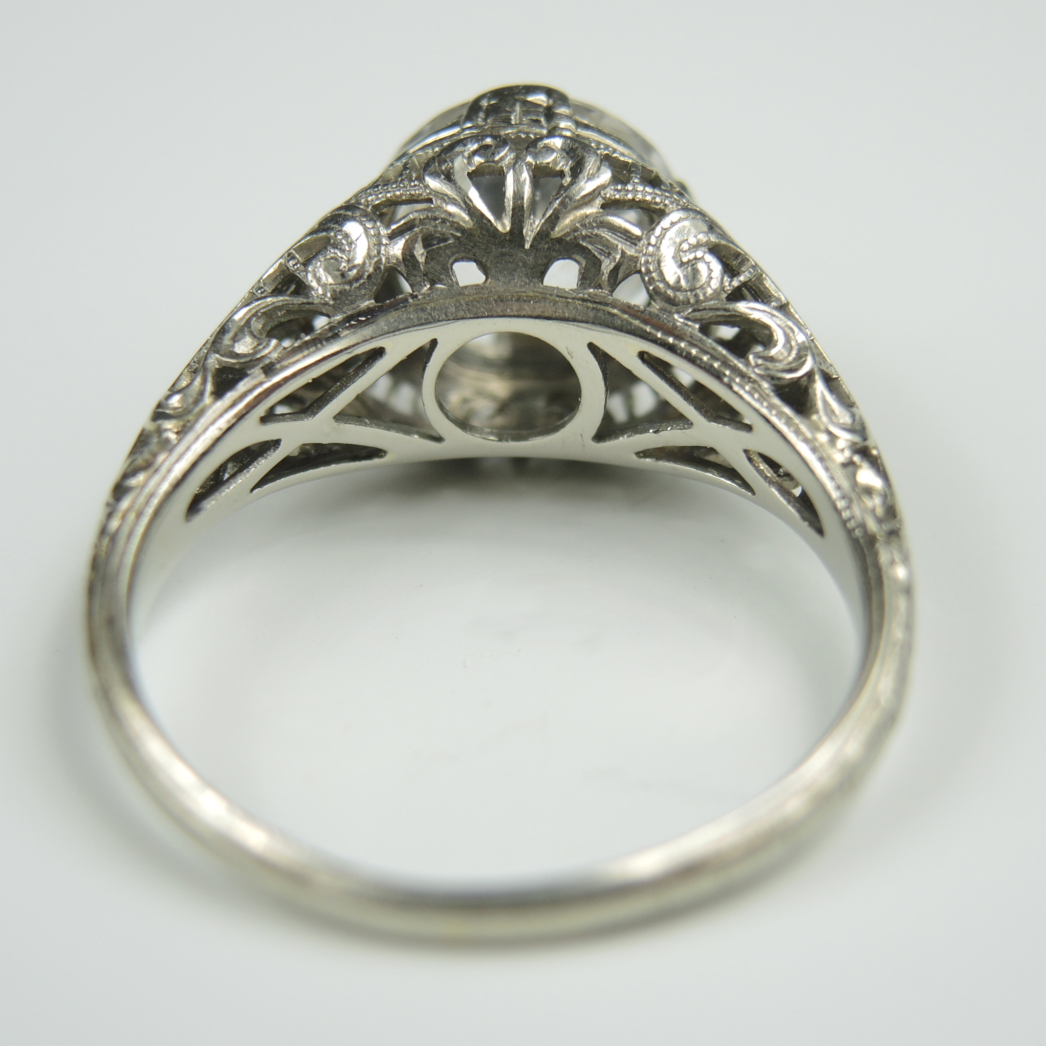 Edwardian 18K White Gold Sapphire Ring