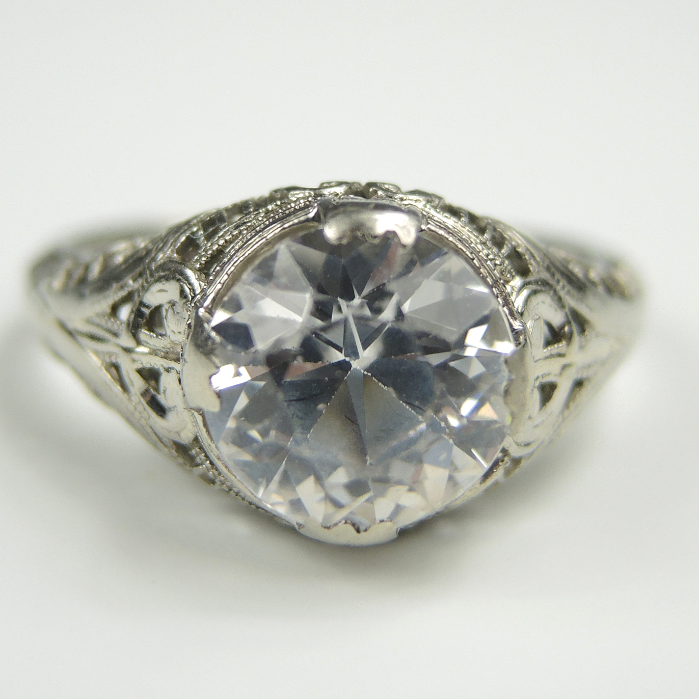 Edwardian 18K White Gold Sapphire Ring