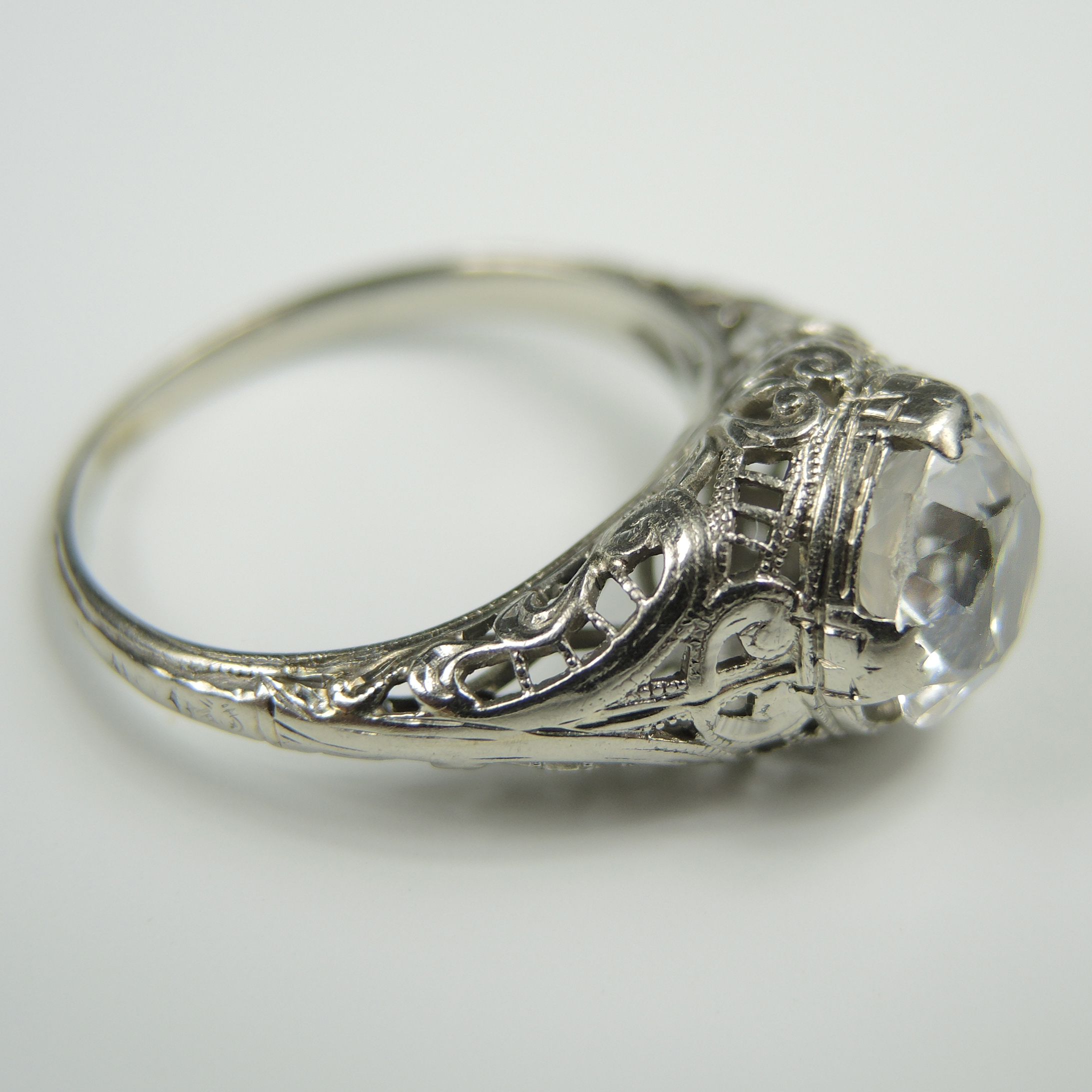 Edwardian 18K White Gold Sapphire Ring