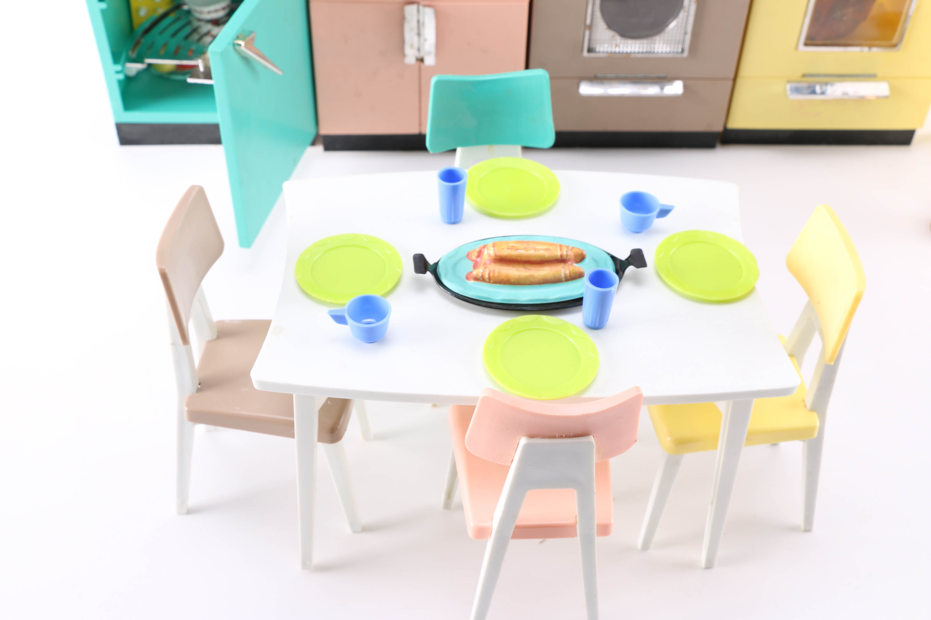 1960s Barbie-Sized Deluxe Reading "Dream Kitchen" Playset